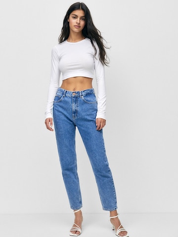 Pull&Bear Tapered Jeans in Blue: front