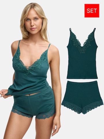 Tazzio - Pijama de pantalón corto 'F909' en verde: frente