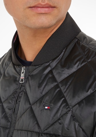 TOMMY HILFIGER Jacke in Schwarz