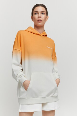 The Jogg Concept Sweater in White: front