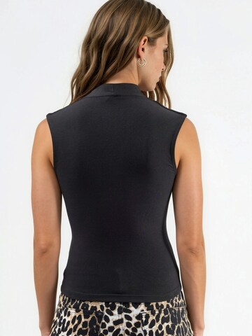 Busem Blouse in Black