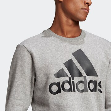 ADIDAS SPORTSWEAR Sport sweatshirt 'Essentials' i grå