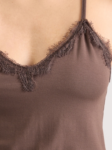 Haut 'Jenny' ABOUT YOU en marron