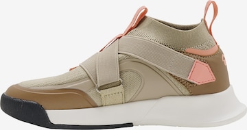 Hummel Sneakers in Brown