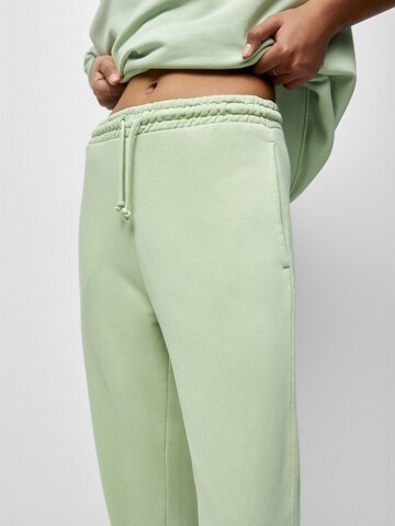 Pull&Bear Tapered Broek in Groen