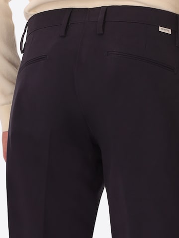 regular Pantaloni con piega frontale 'York T. Mantegna' di Distretto12 in blu
