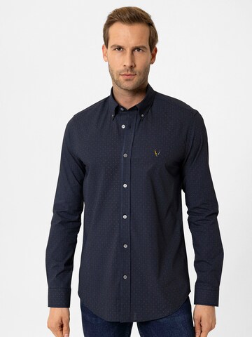 Coupe regular Chemise By Diess Collection en noir : devant