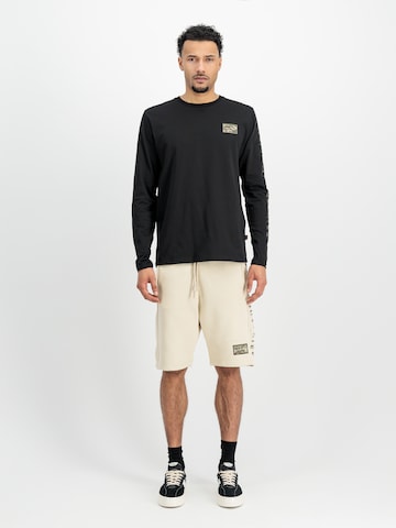 ALPHA INDUSTRIES Футболка в Черный