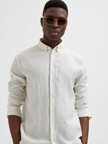 SELECTED HOMME Comfort fit Button Up Shirt 'KYLIAN' in Beige