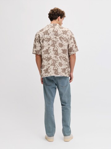 JJ Rebel Классический крой Рубашка 'JREBBLOSSOM' в Бежевый