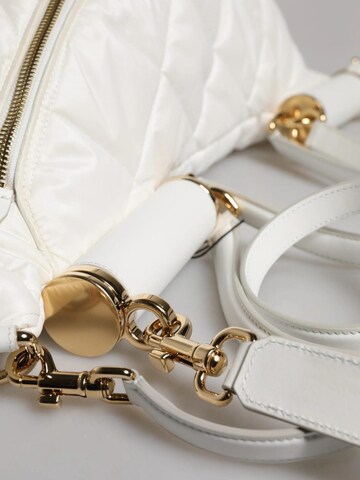 Runerstrand - Riñonera 'Dolce & Gabbana White Quilted Logo Plaque Belt Bag' en blanco