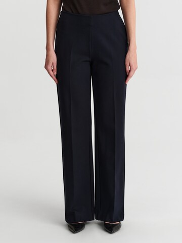 Wide leg Pantaloni cu dungă 'Larete' de la TATUUM pe albastru: față