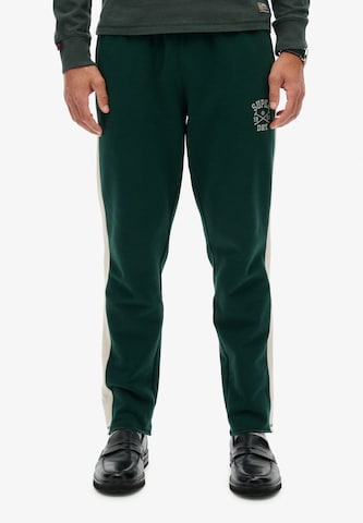 Coupe slim Pantalon 'Athletic Club' Superdry en vert : devant