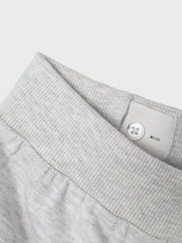 Regular Pantalon 'VIKRAM' NAME IT en gris