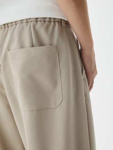 Pull&Bear Loose fit Pleat-front trousers in Beige