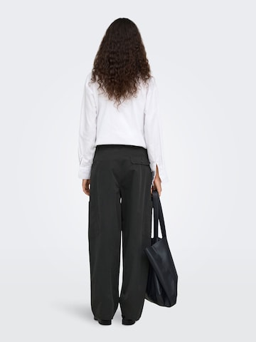 ONLY Regular Cargohose 'VESA' in Grau