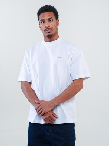 ATELIER OF FAITH Shirt in Wit: voorkant