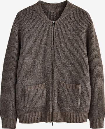 Next Neuletakki värissä ruskea: etupuoli