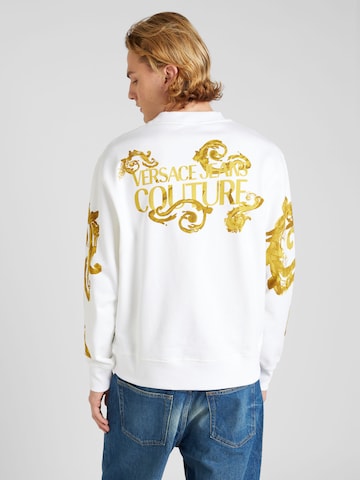 Versace Jeans Couture Sweatshirt '76UP302' in Wit