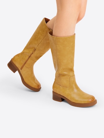 Dream Pairs Boots in Yellow