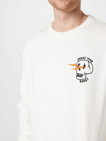 Nudie Jeans Co Sweatshirt in White