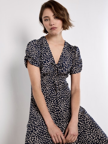 Robe ' ' Apricot en bleu