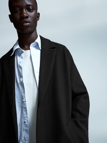 Bershka Átmeneti kabátok - fekete