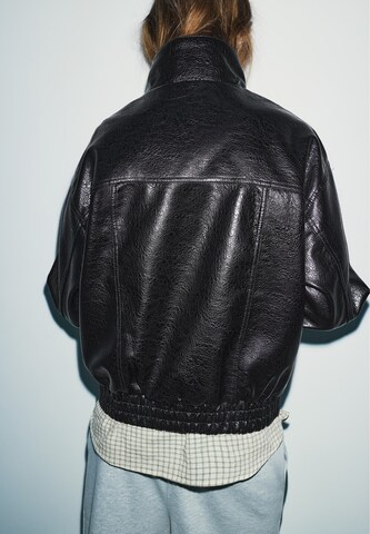 Pull&Bear Jacke in Schwarz