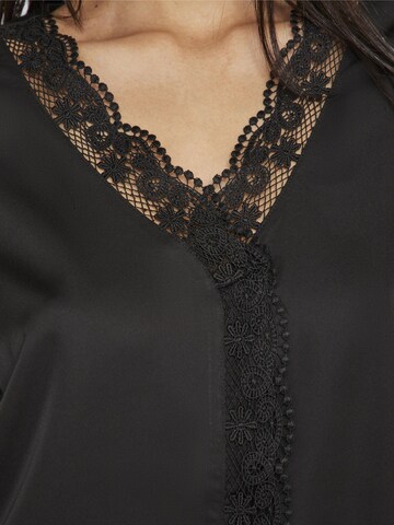 VILA Shirt in Black