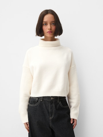 Bershka Sweater in Beige: front