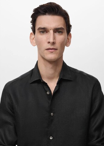 MANGO MAN Regular fit Button Up Shirt 'Parrot' in Black