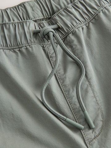 Tapered Pantaloni cu buzunare de la Next pe verde