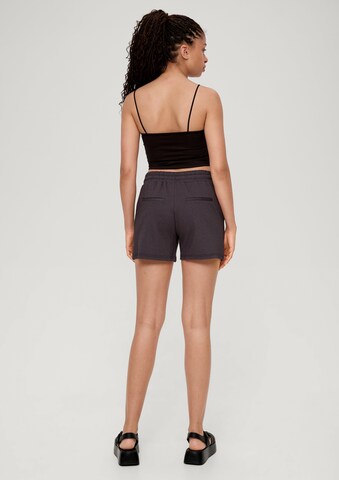 QS Regular Shorts in Grau