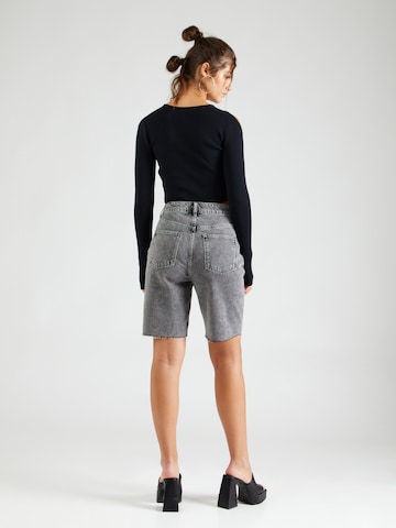 ABOUT YOU x Laura Giurcanu Regular Jeans 'Svea' in Grey