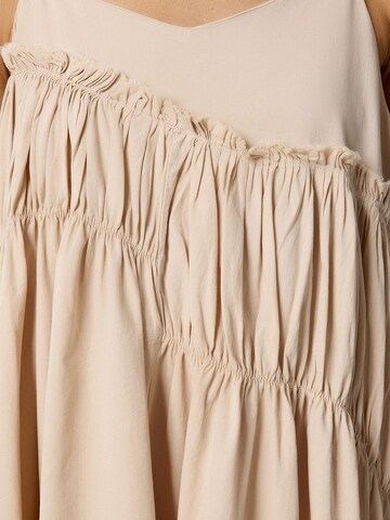 Abito di Happiness İstanbul in beige