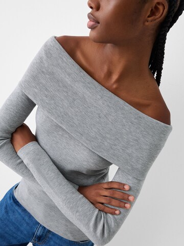 Bershka Pullover in Grau