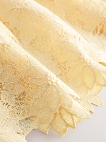 Next - Vestido en amarillo