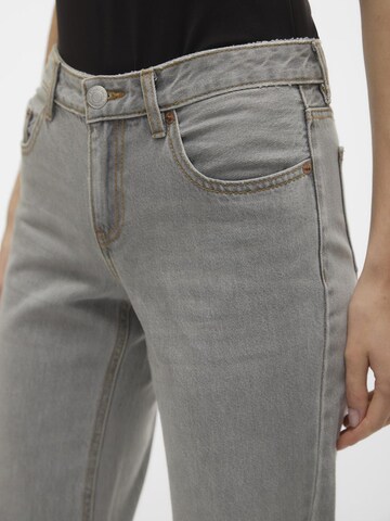 VERO MODA Regular Jeans in Grau