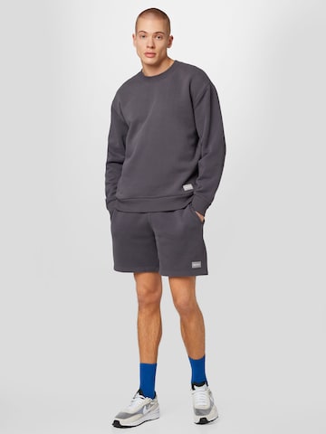 HOLLISTER - Fato de jogging em cinzento: frente