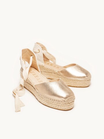 Alhamas Sandaal 'Alpargata Cuña 6 cm' in Goud