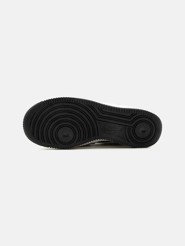 Baskets basses 'AIR FORCE 1 '07'' Nike Sportswear en noir