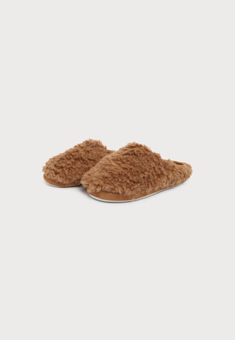 ABOUT YOU - Zapatillas de casa 'Abby' en marrón