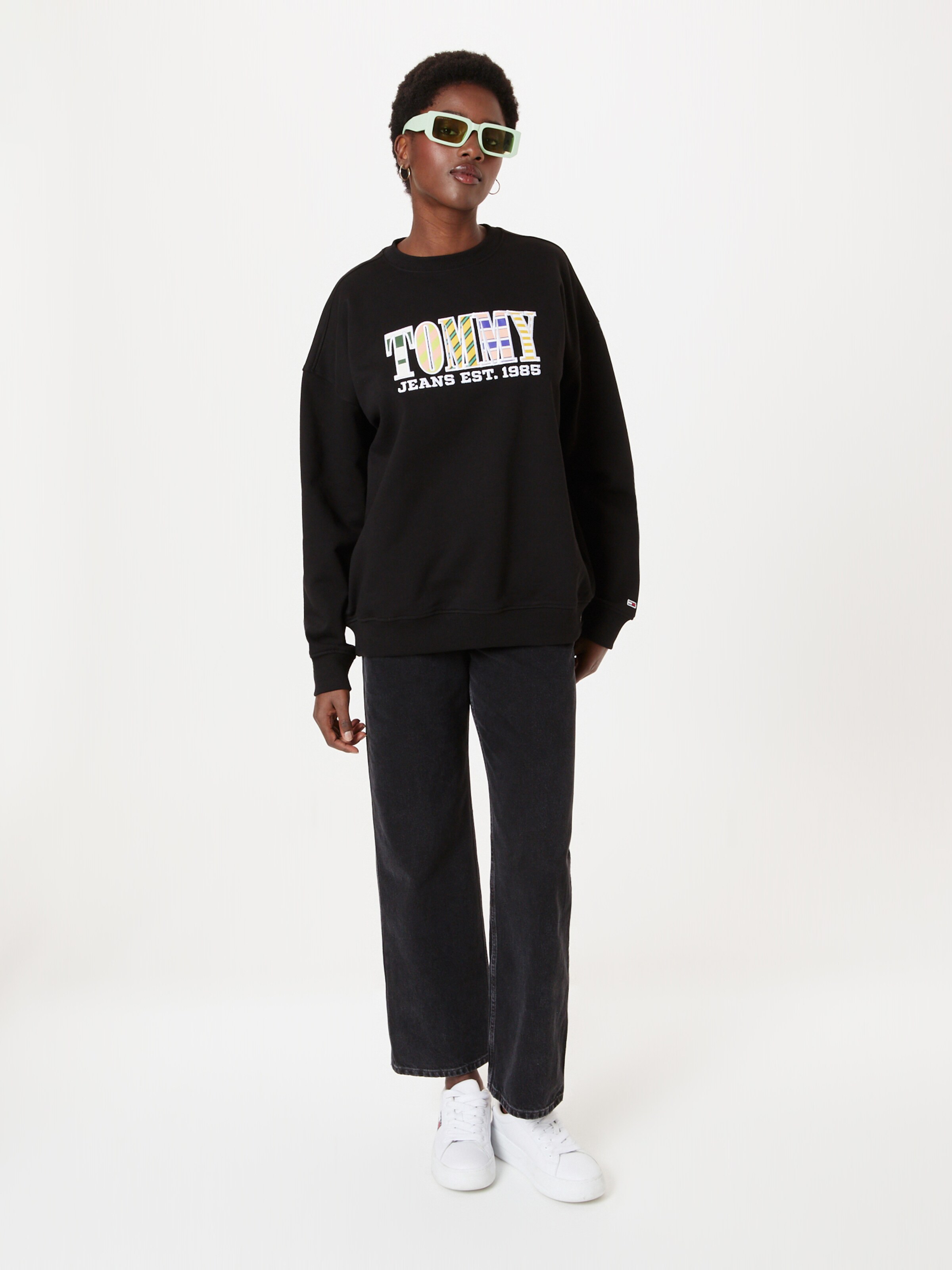 Tommy jeans on sale black sweatshirt