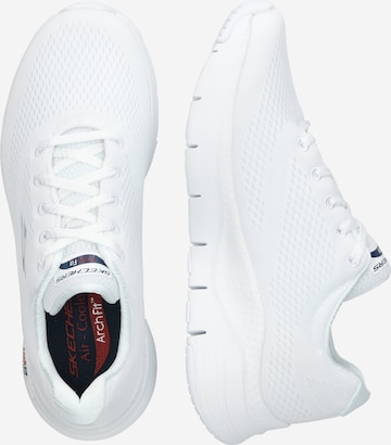 SKECHERS - Zapatillas deportivas bajas 'Arch Fit' en blanco