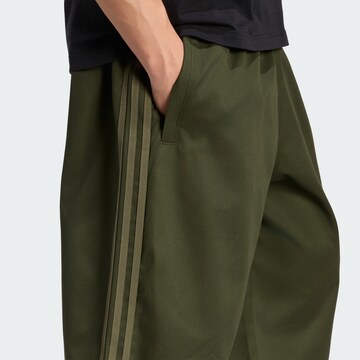 Loosefit Pantalon ADIDAS ORIGINALS en vert