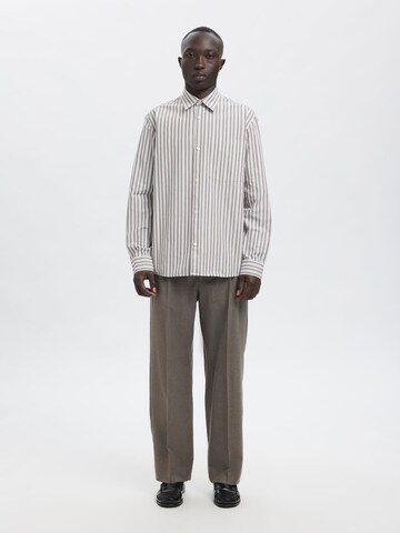 SELECTED Regular Pleated Pants in Brown