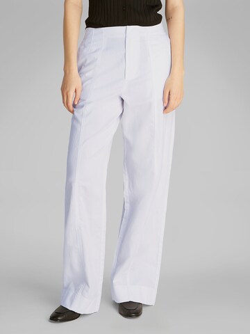 Loosefit Pantaloni di Calvin Klein Jeans in bianco: frontale