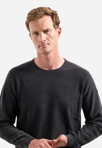 No Excess Pullover in Schwarz