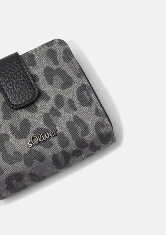 s.Oliver Wallet in Grey
