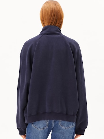 ARMEDANGELS Sweatshirt GMT DYE TROYER in Blau